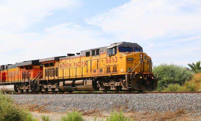 Union Pacific Sued by Unions Over COVID-19 Vaccine Mandate
