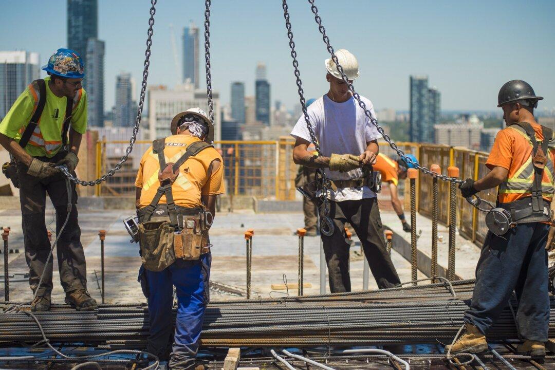 Blue-Collar Jobs Increase Fertility in Men: Study