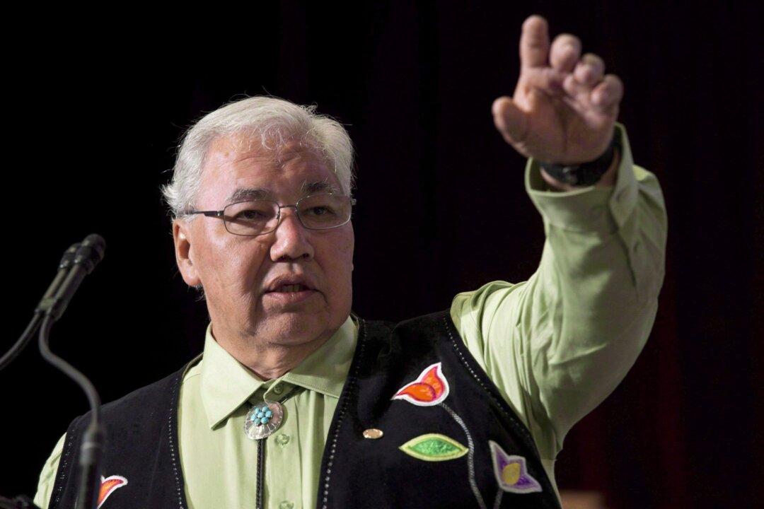 Honour Indigenous Heroes Instead of Debating Macdonald: Sinclair