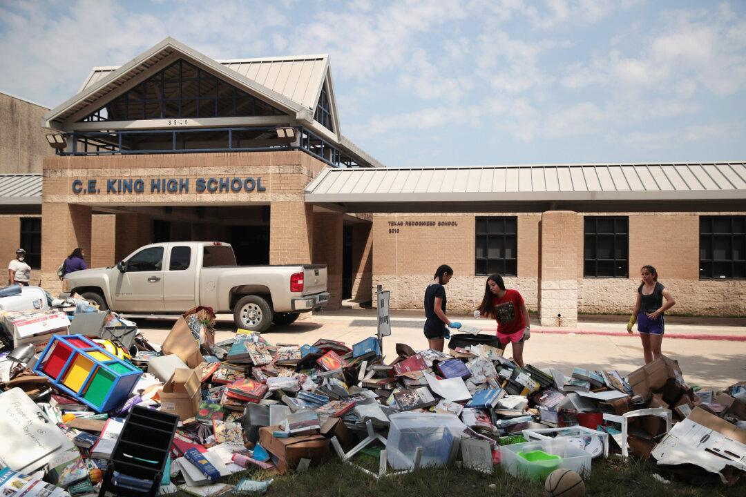 VP Pence Pitches Wood and Texans Step Up After Harvey