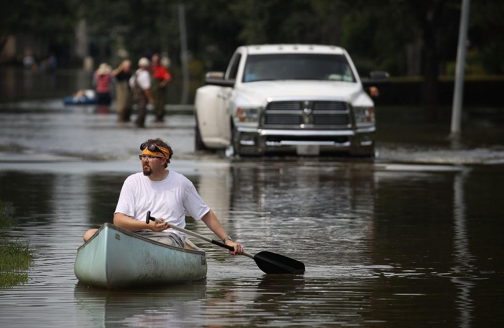 Police Scream at Illinois Men Seeking to Help Hurricane Harvey Victims