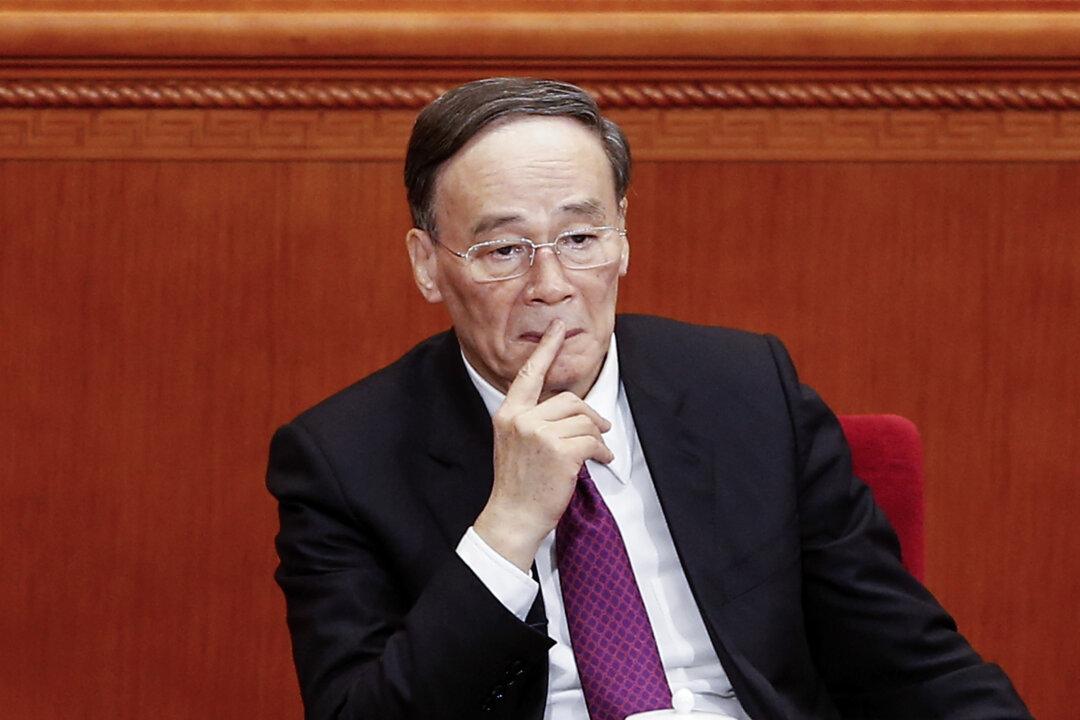 Wang Qishan, China’s Top Graft-Buster, Reappears in Public