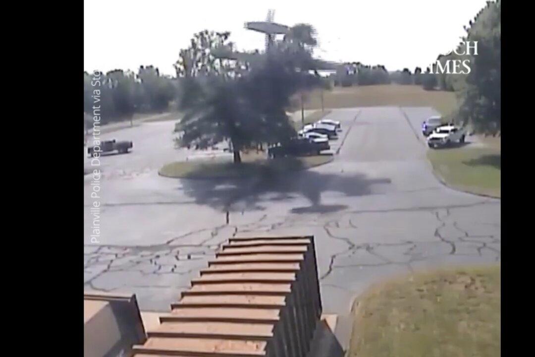 80-Year-Old Pilot Crashes Plane in Connecticut Parking Lot