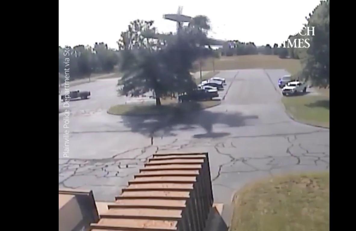 80-Year-Old Pilot Crashes Plane in Connecticut Parking Lot