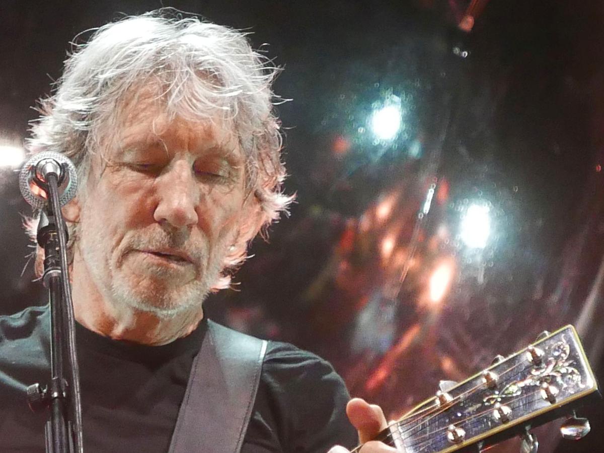 Ahead of Canadian Tour, Former Pink Floyd Frontman Accused of Anti-Semitism