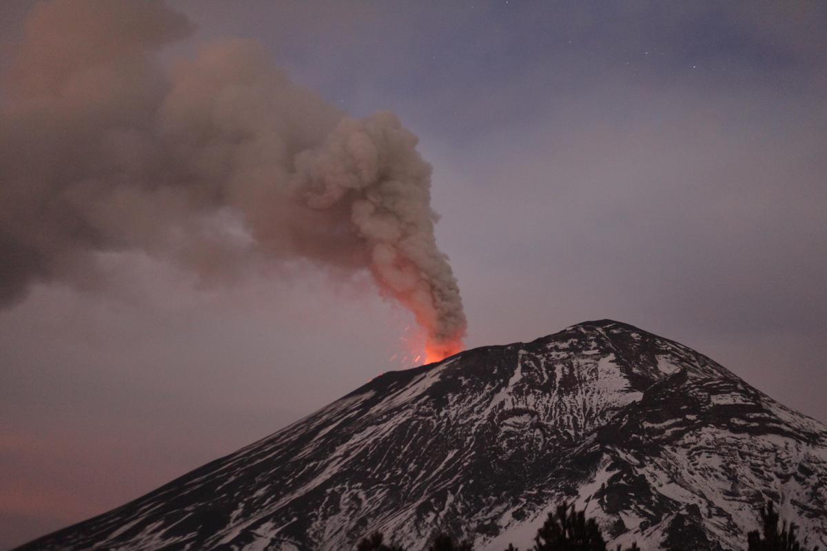 Popocatepetl Volcano Erupts Just Hours After Mexico Quake