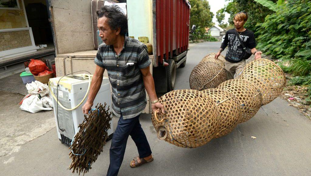 Locals and Tourists in Flight Mode Over Bali Volcano Eruption Fears