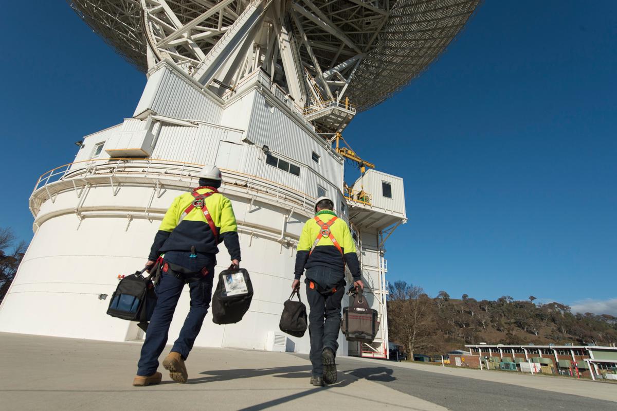 Construction Worker’s Viral Post Shows Why It’s Important Not to Judge a Book by Its Cover