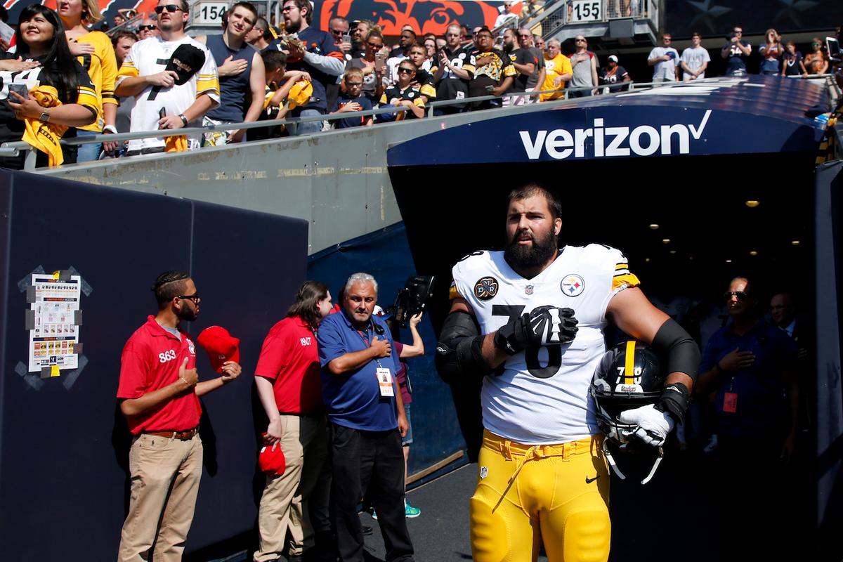 Alejandro Villanueva Speaks Out After Standing for National Anthem