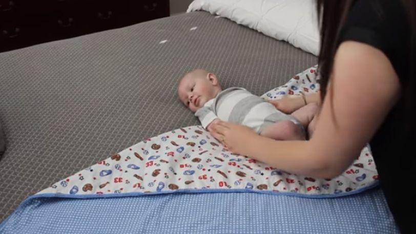 How to best swaddle a baby
