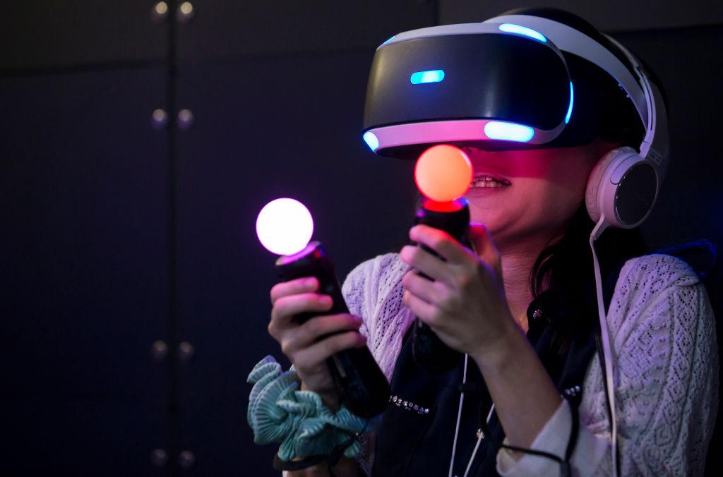 Woman Loses Eyesight in One Eye After Marathon Mobile Video Game Session