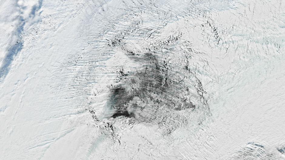 Hole in Antarctic Sea Ice Confounds Scientists