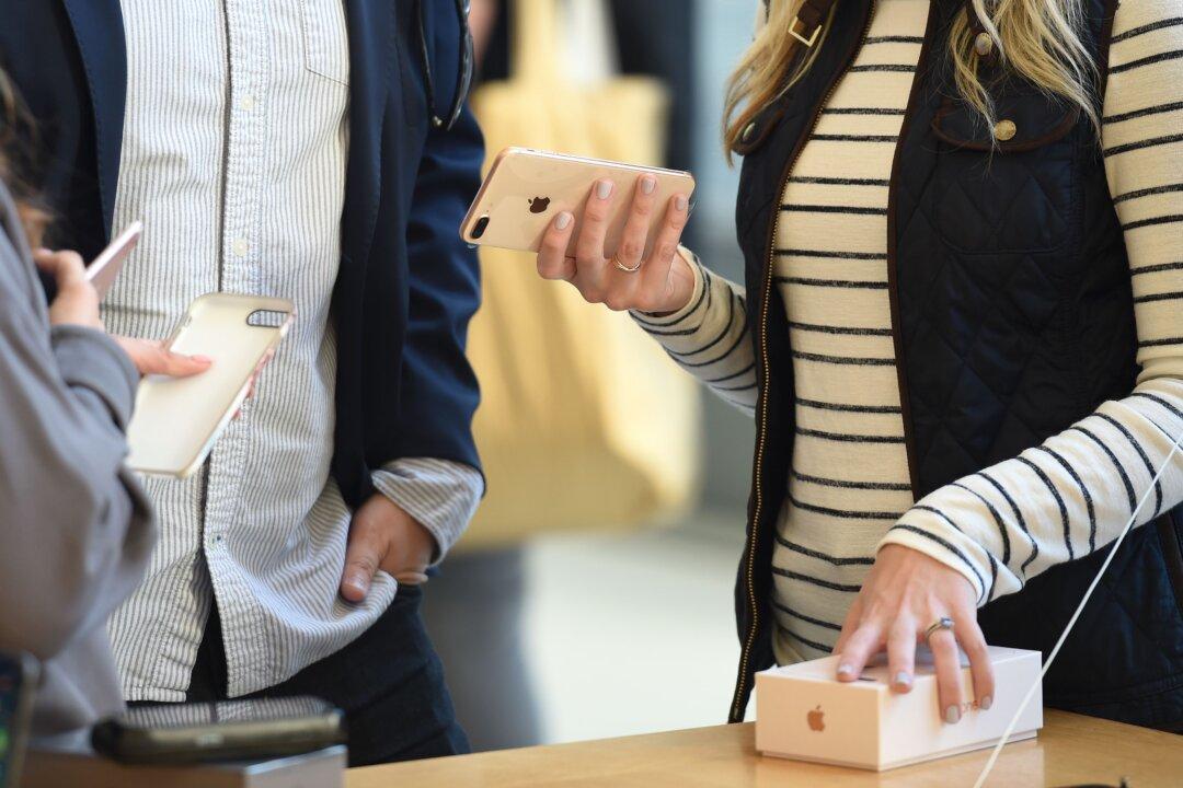 UK Consumer Champion to Sue Apple for $950 Million Over iPhone ‘Throttling’