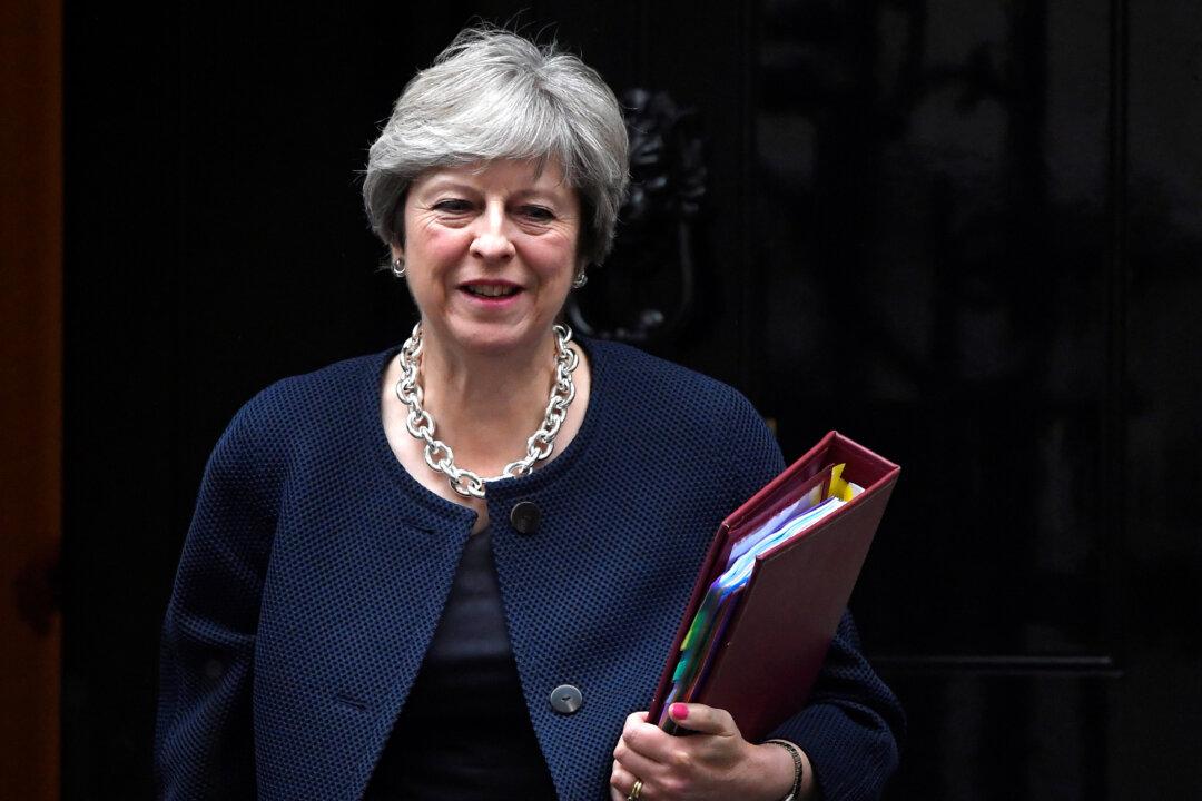 Trying to Unblock Brexit Impasse, May to Make Offer on EU Citizens