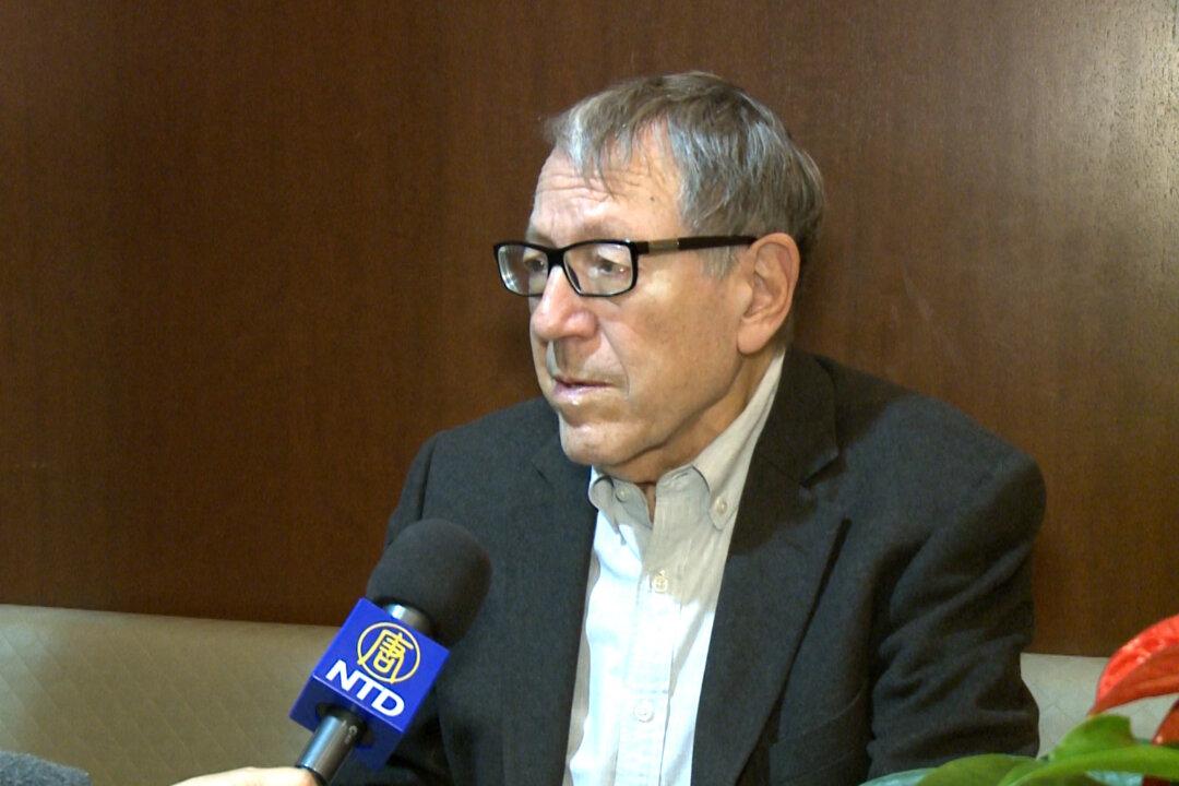 Former Justice Minister Irwin Cotler, MPs Ask for Release of Canadian Citizen Held in China