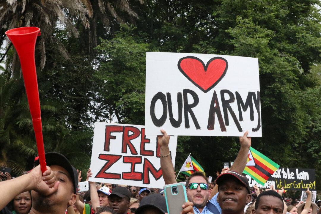 Mugabe Given Until Noon Monday to Quit as President of Zimbabwe