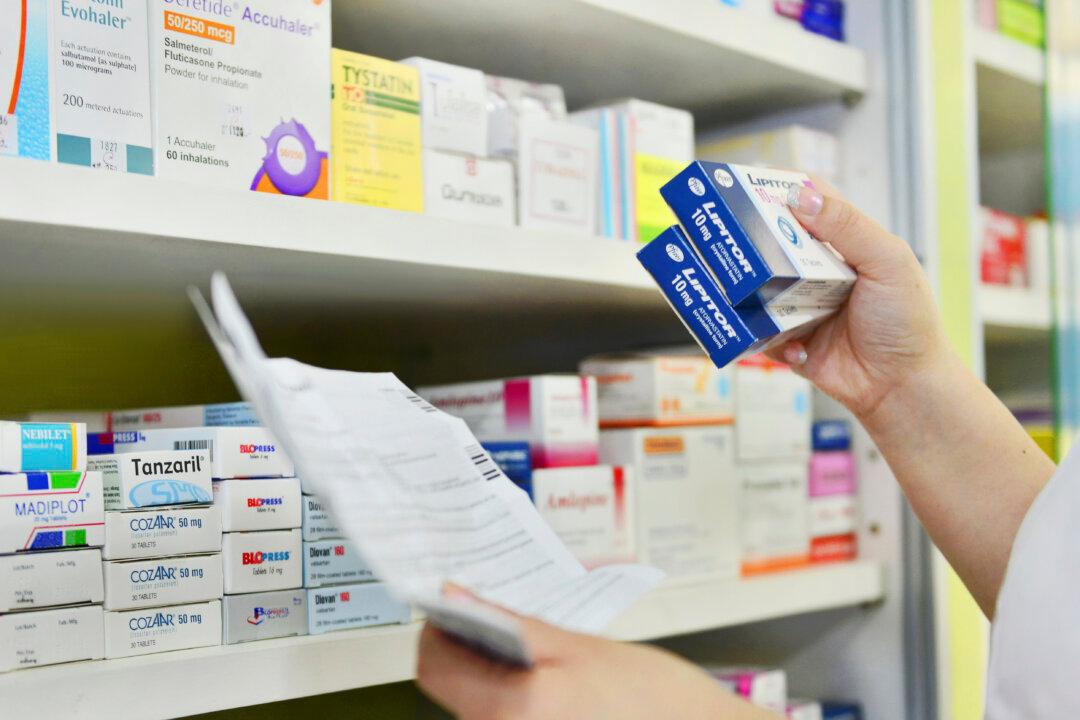 In China, Illegal Licenses Enable Fake Pharmacies to Sell Prescription Drugs