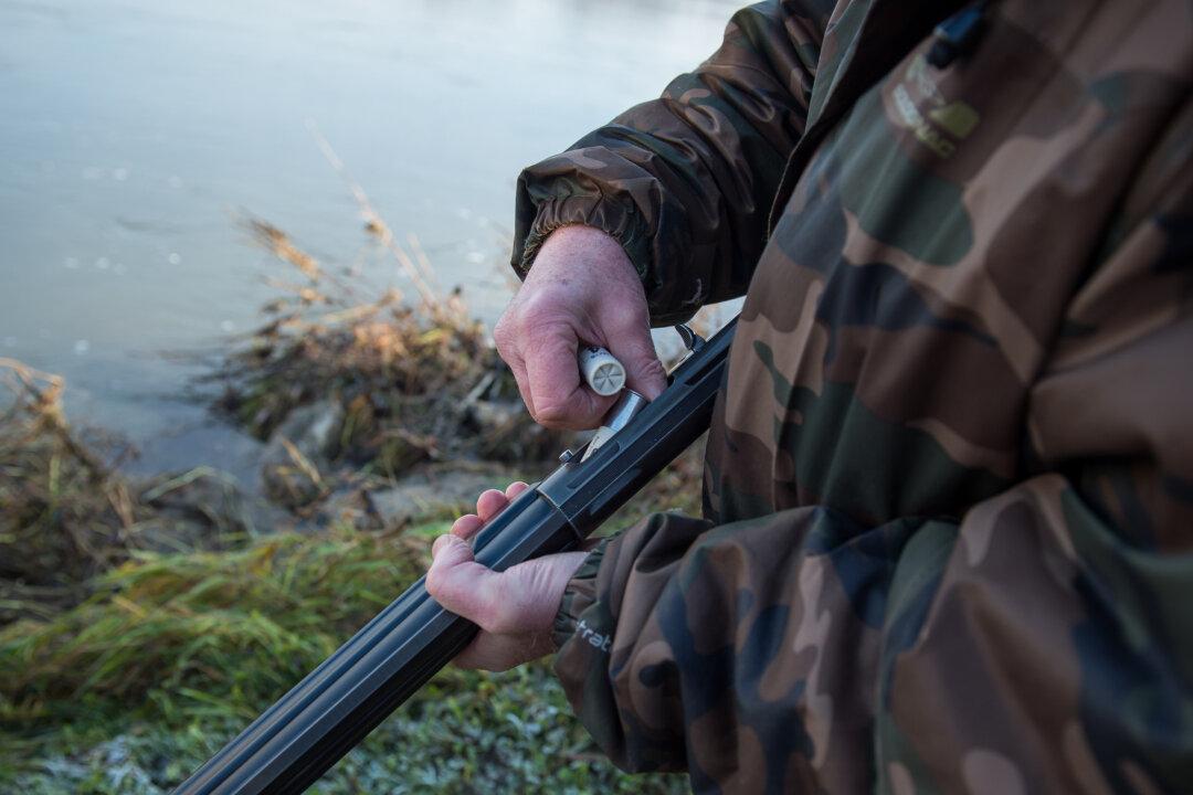 Graphic Video Shows Hunter Firing at Buck Just Yards Away From Fishermen