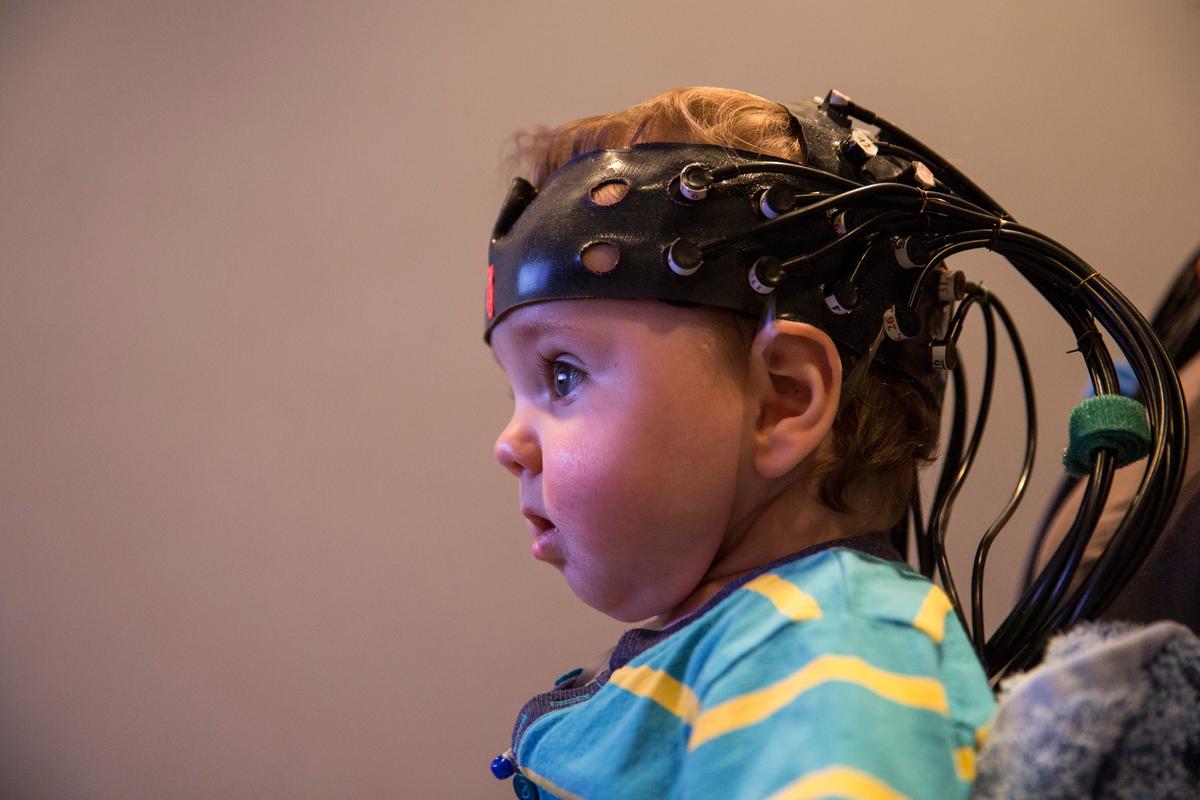 Study Shows Adults and Babies Synchronize Brain Waves Through Eye Contact