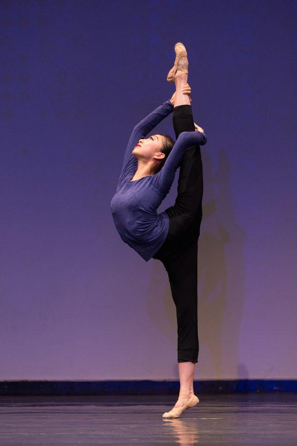 Kaidi Wu performing classical Chinese dance techniques during an international dance competition hosted by New Tang Dynasty Television. (Courtesy of Shen Yun Performing Arts)