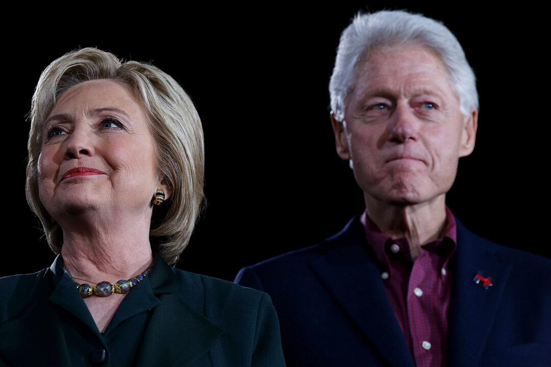 Bill Clinton Fuels More Speculation That Hillary Clinton Might Run in 2020