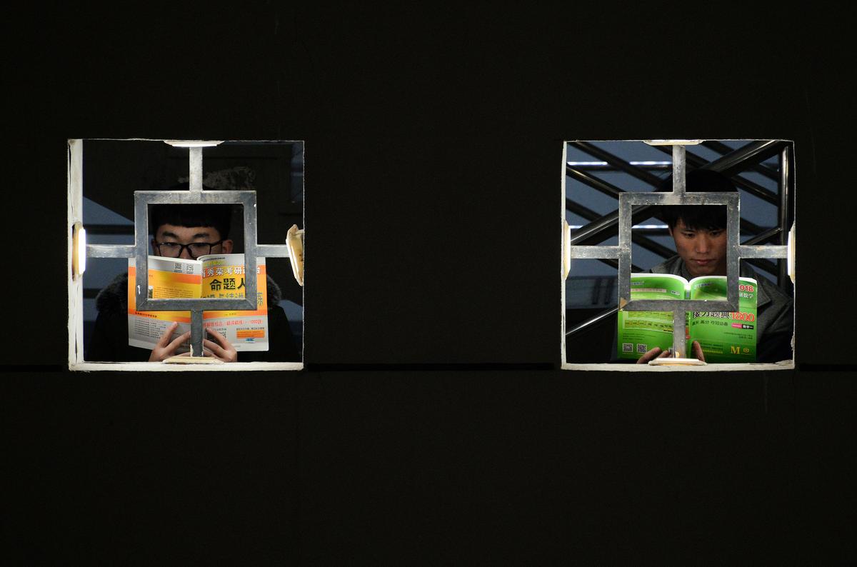 In China, Education Director Pays for Taking Kickbacks for Textbooks