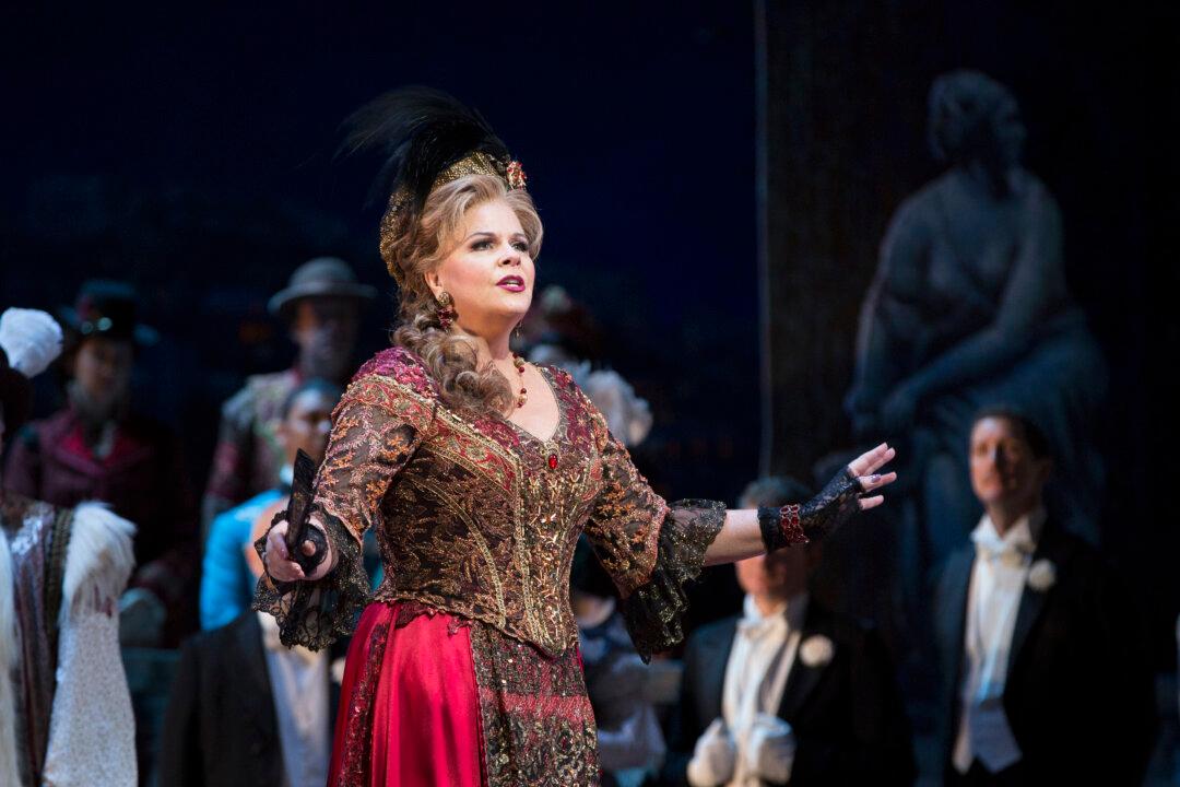 Opera Review: ‘The Merry Widow’