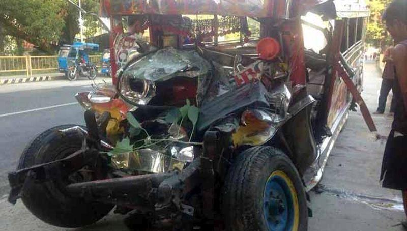 20 Dead in Christmas Bus Crash in Philippines