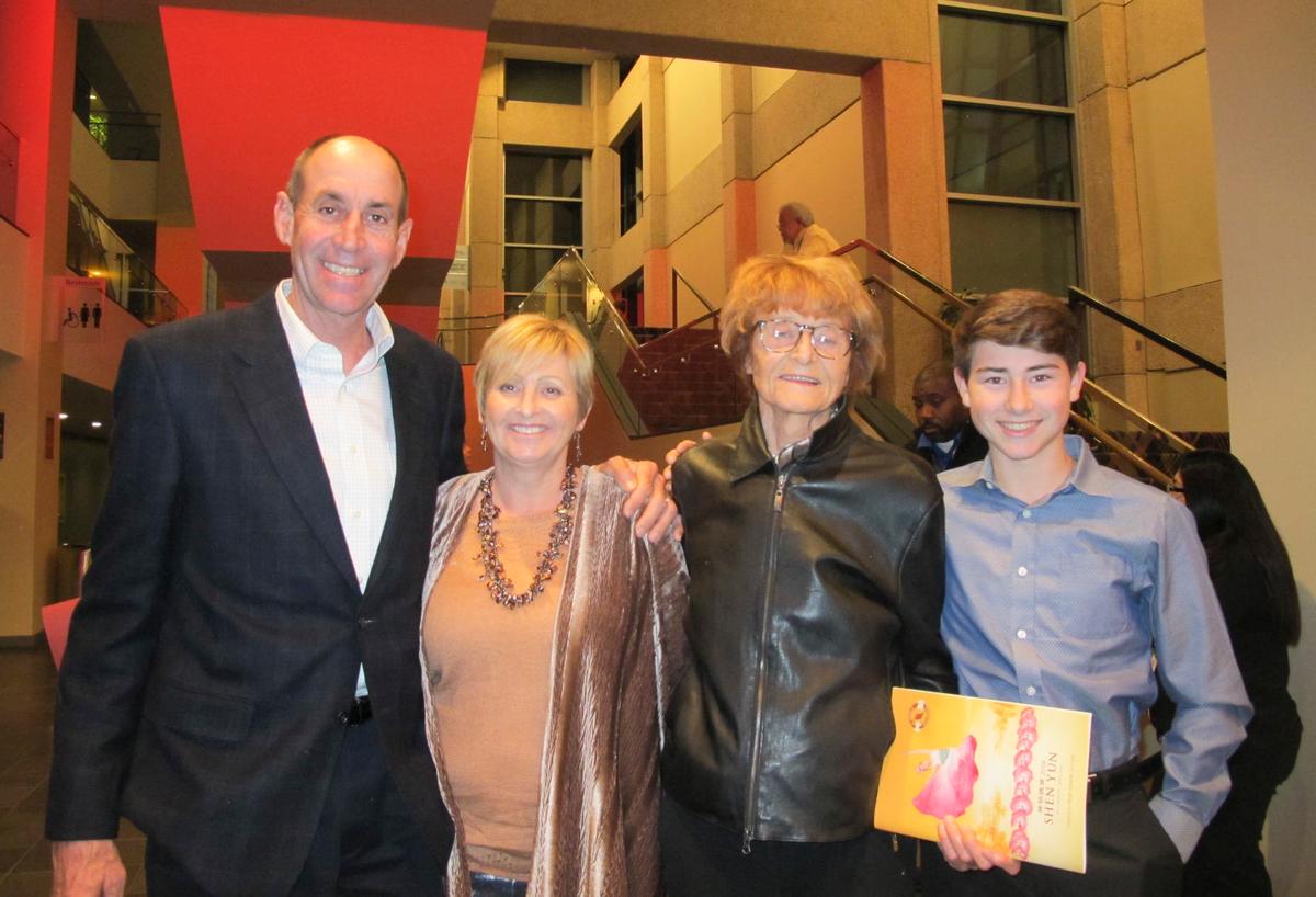 Company VP Enjoys Colors and Symphony Orchestra at Shen Yun