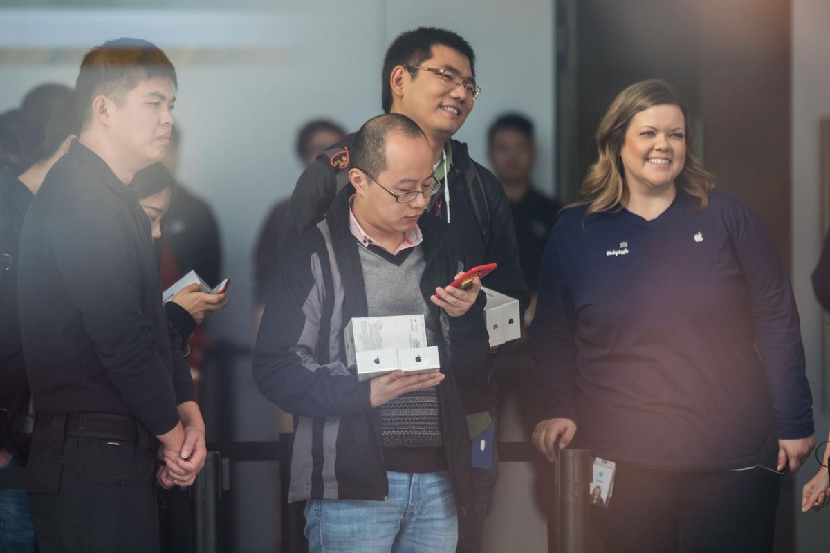 In Latest Move to Gain Global Edge, China Attempts to Lure Foreigners in Science and Tech With New Visa Program