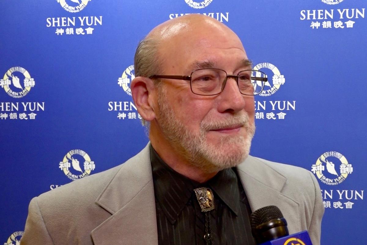 Air Force Pilot Trainer Returns for the Fourth Time to Shen Yun