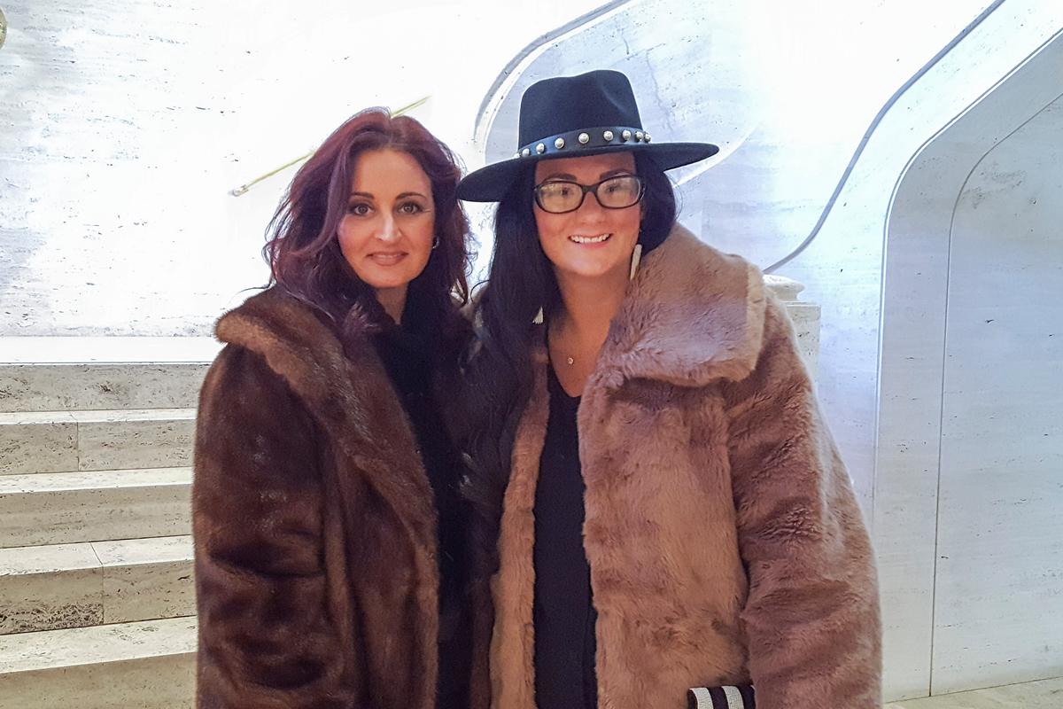 Business Owner: Shen Yun Synchronization Outstanding