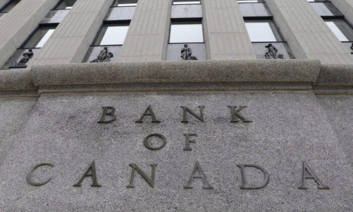 Bank of Canada Keeps Key Rate Target On Hold, Expects Return to Growth in Q3
