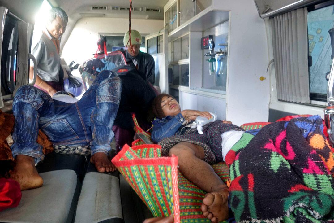 Burmese Police Shoot Dead Seven Protesters in Troubled Rakhine