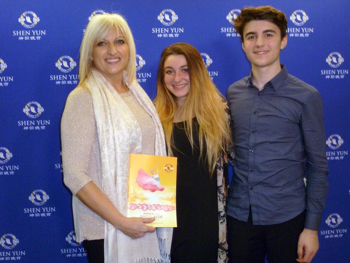 School Principal Finds Shen Yun Inspirational