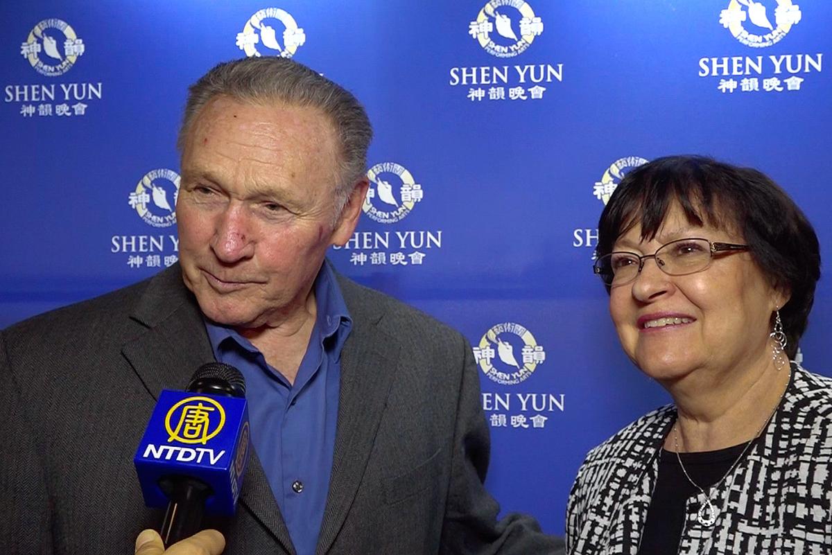 Theatergoer Wants to Buy Shen Yun Costumes for Wife and Daughters