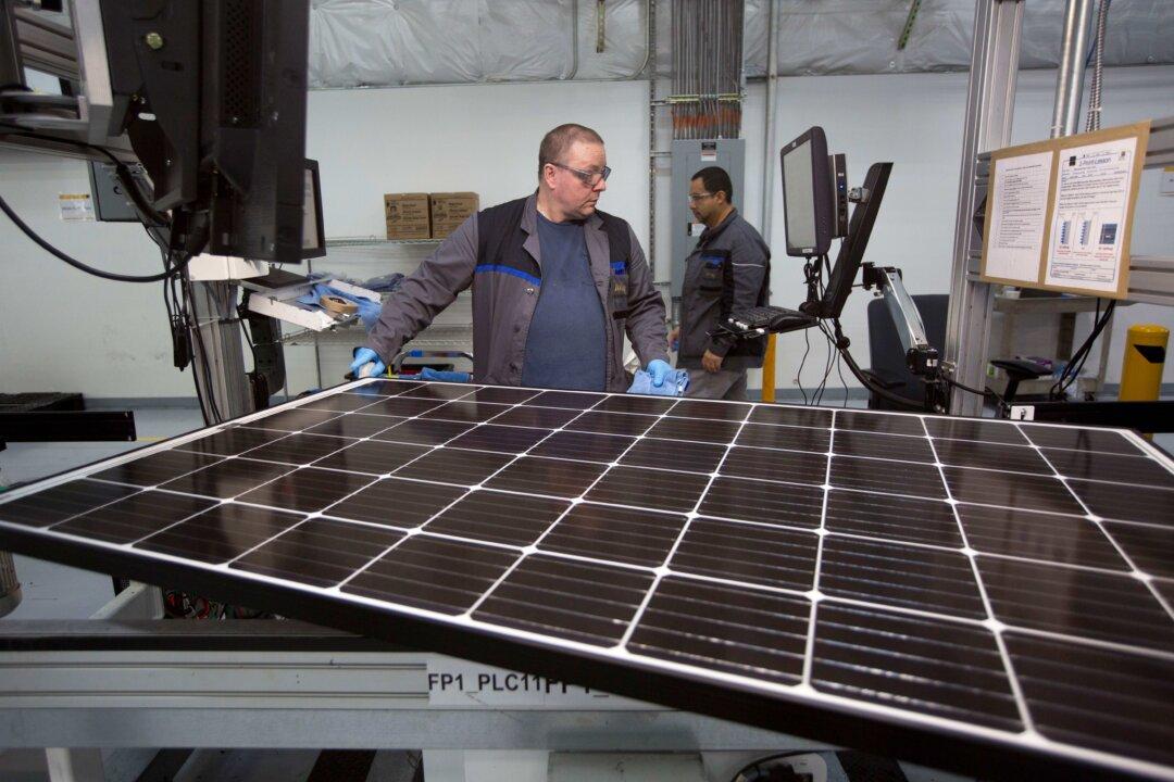 Trump Slaps Steep Tariffs on Imported Washers, Solar Panels
