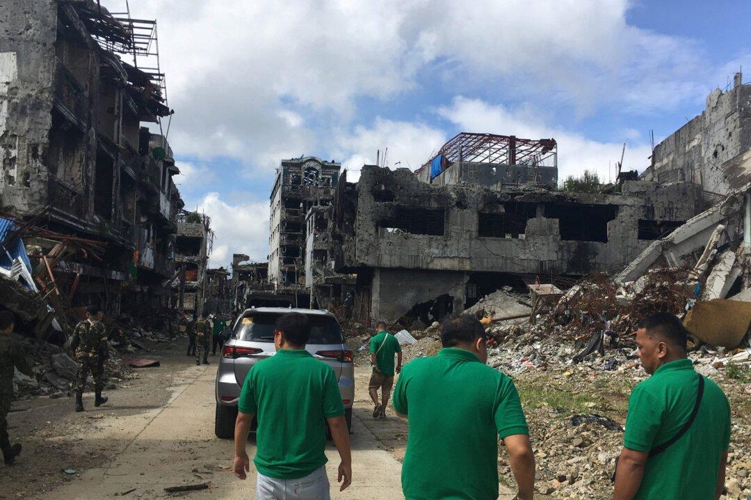 Looted Cash, Gold Helps ISIS Recruit in Philippines