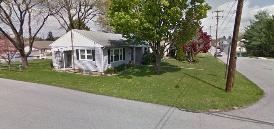 Two Men Pose as Electric Company Workers to Enter Home