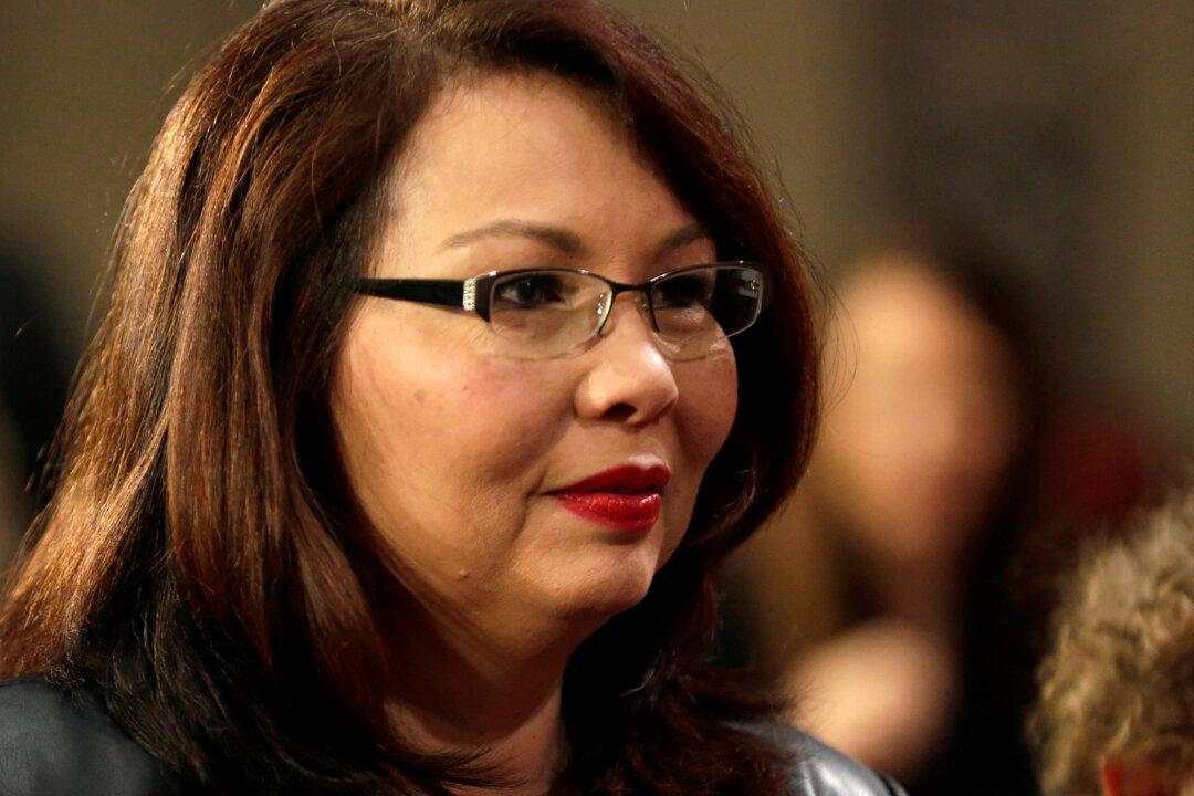 US Senator to Be First to Give Birth in Office