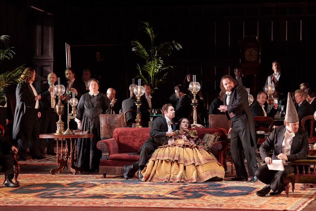 ‘Rigoletto’: Joyful Tunes and Warning Bells