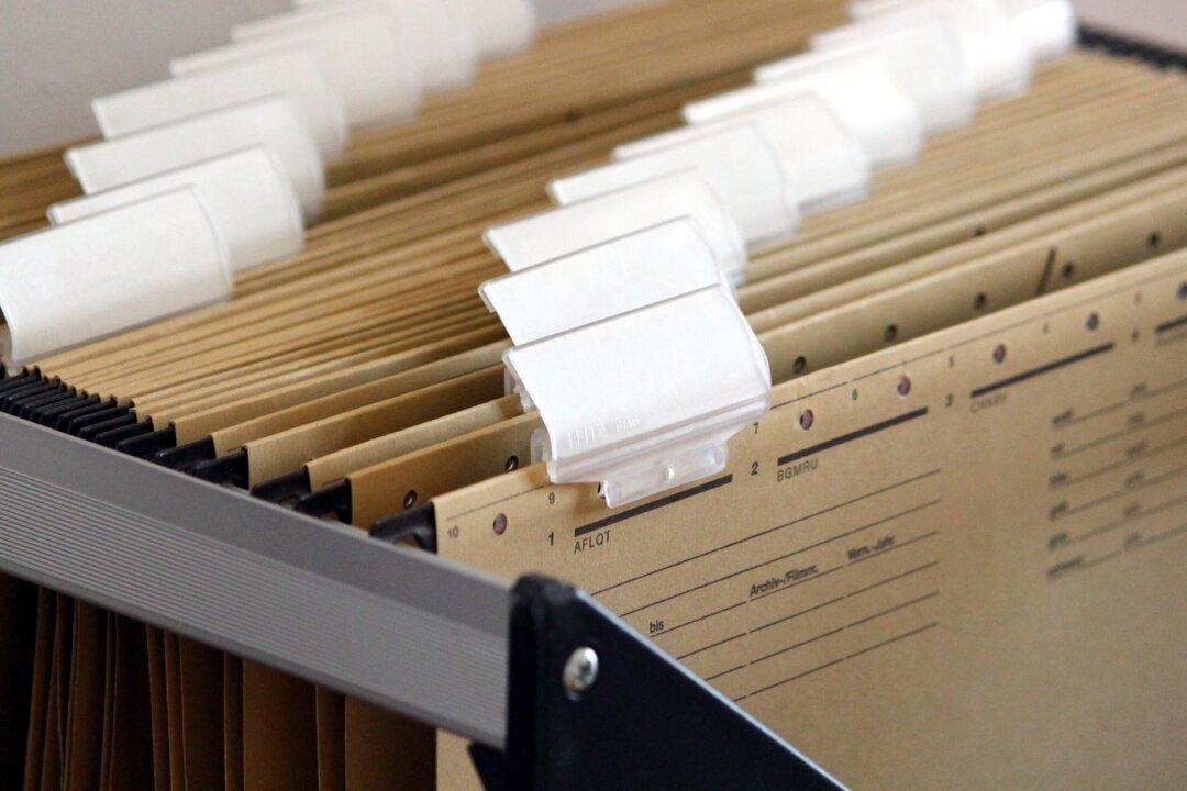 Top Secret Australian Government Files Bought for ‘Small Change’ at Second Hand Store