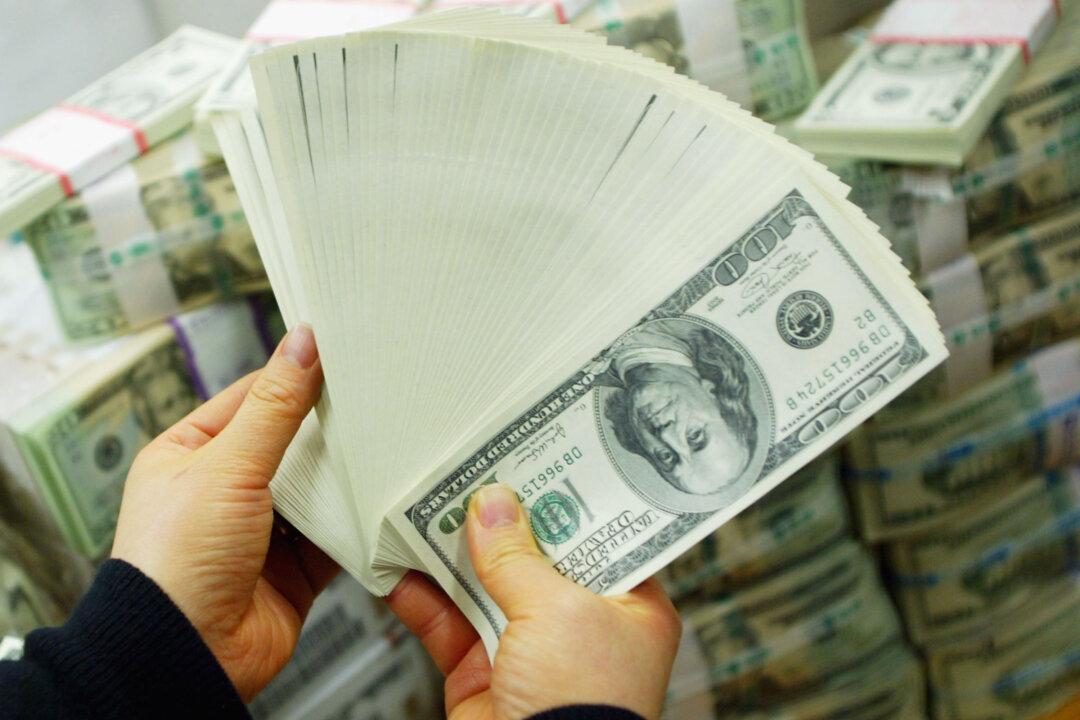 A Weak Dollar Will Not Make America Great