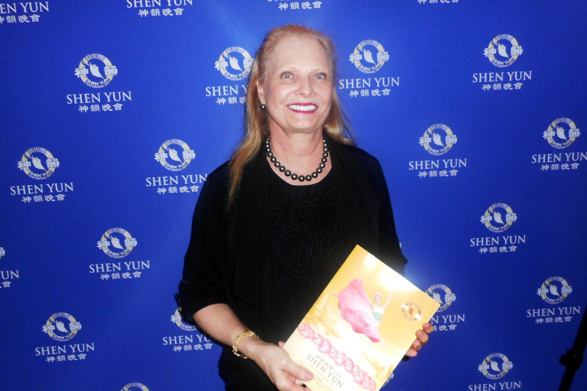 Shen Yun Beyond Words, Jewelry Designer Says