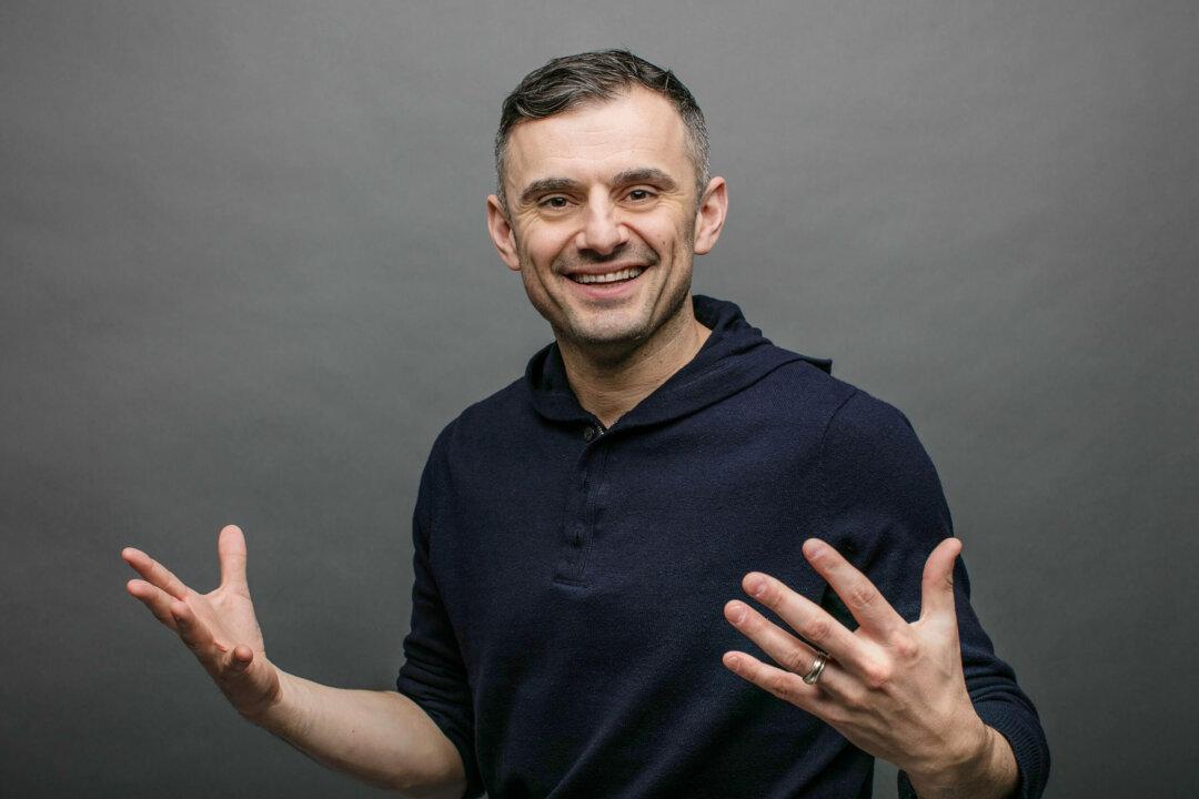 Book Review: ‘Crushing It! How Great Entrepreneurs Build Their Business and Influence—and How You Can, Too’