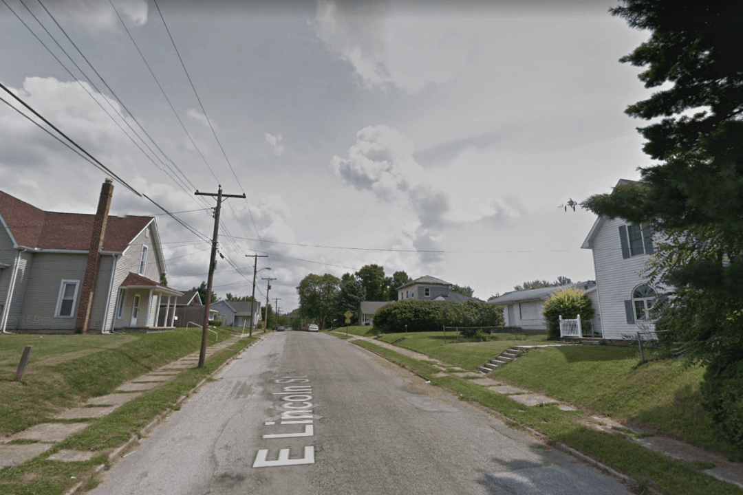 Indiana Police Investigating Suspected Murder-Suicide of Two Teens