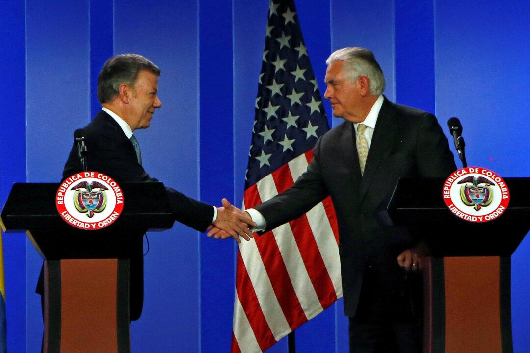 Tillerson Praises Colombia Aid to Venezuelans, Anti-Drug Efforts