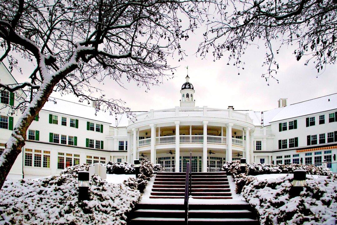 A Winter Retreat in New York’s Adirondacks