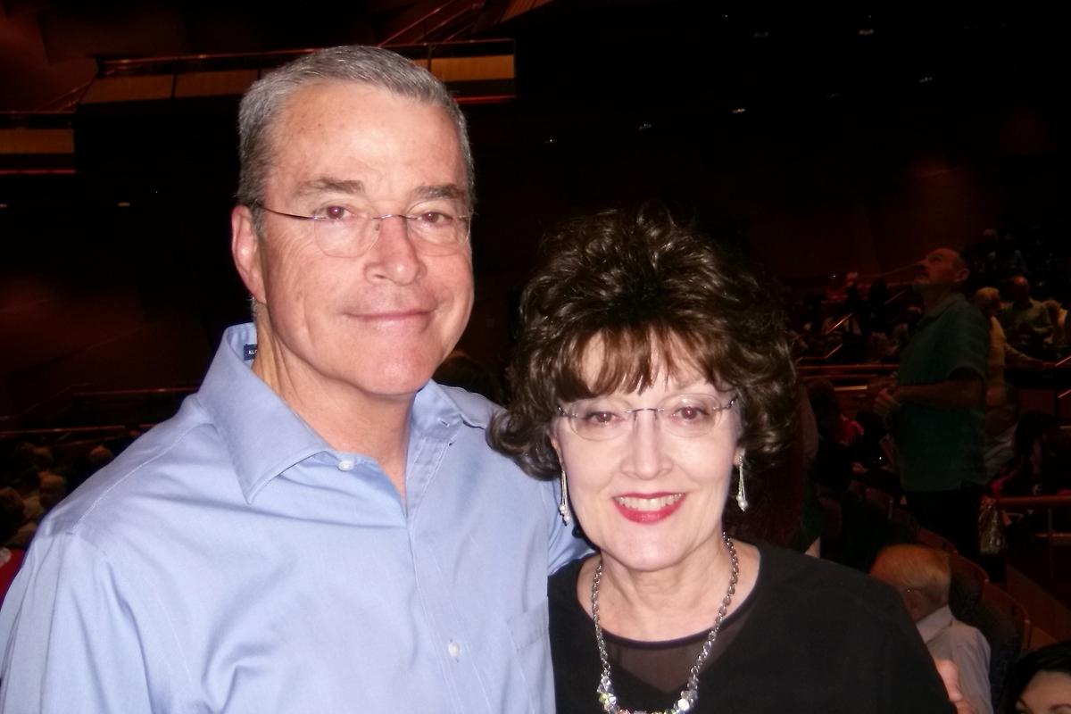 Pianist Moved by Creator Theme