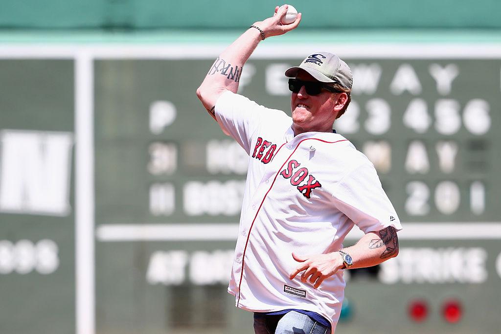 Navy Seal Who Killed Osama Bin Laden Thrown Off American Airlines Plane